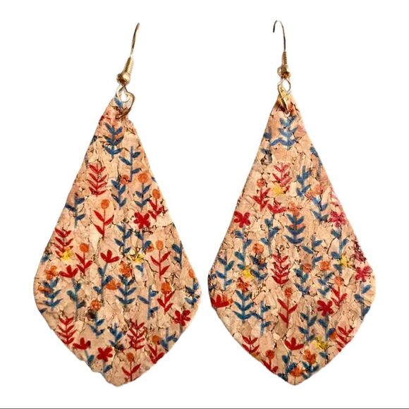 Flower Leaf Print Teardrop Shape Lightweight Cork Drop Earrings NWT - Picture 5 of 8